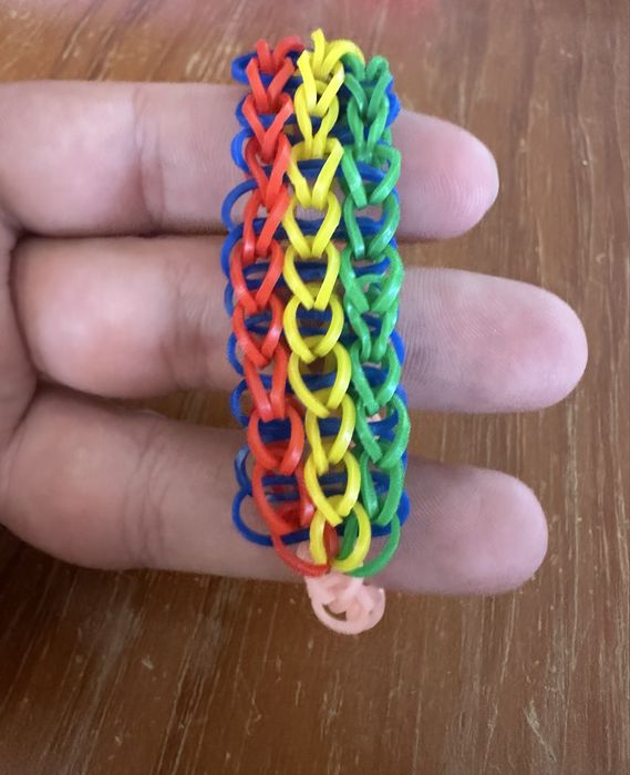 Pulseiras ,aneis e colares artesanais com elasticos