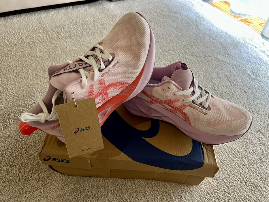 ASICS Novablast 5 – Novas com etiquetas