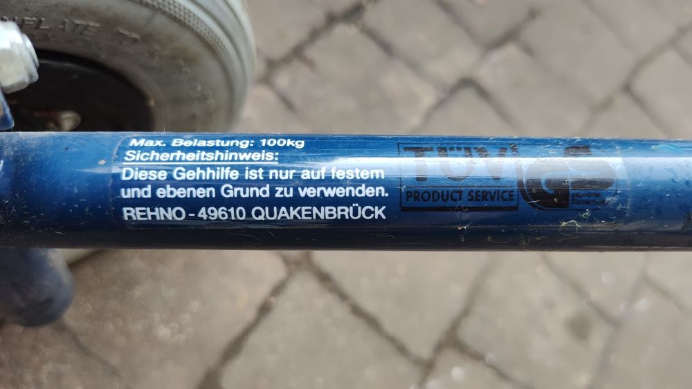 Chodzik, balkonik, rolator stalowy.