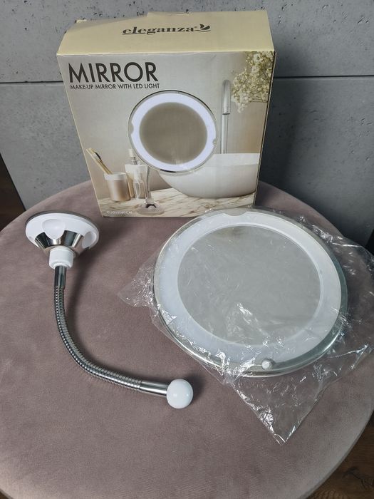 Lusterko powiększające LED