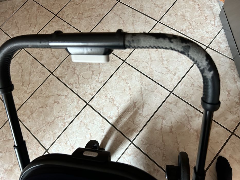 Carrinho usaso mas em bom estado geral