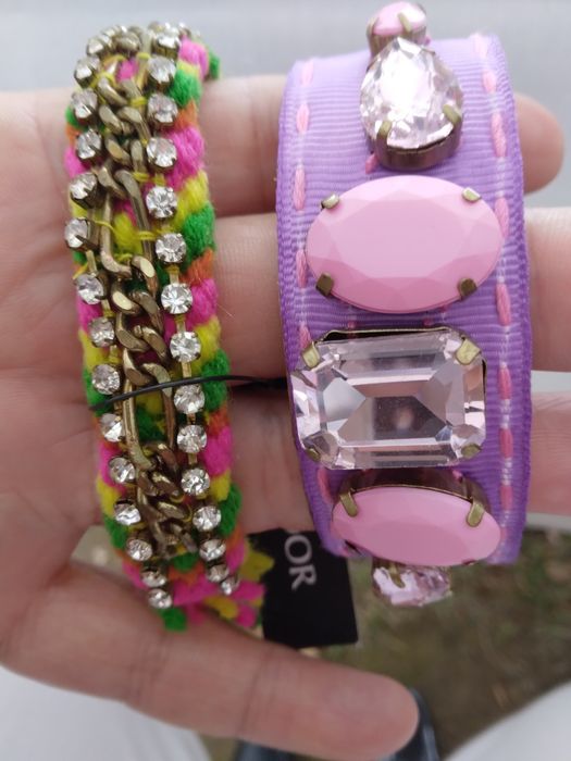 Bijouteria - Colares, pulseira e brincos em missangas