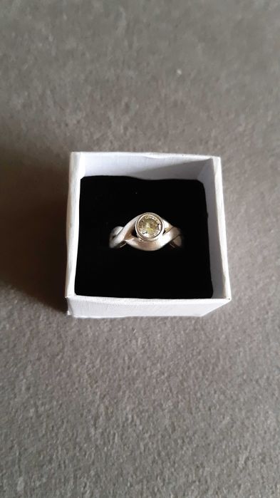 Pierścionek srebro925