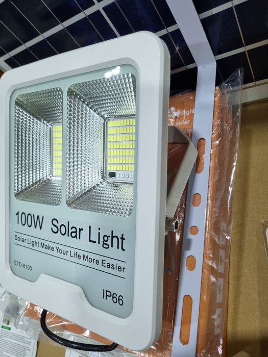 Lampa solarna VÖGLER GmBh 100W neutral, sensor zmierzchu