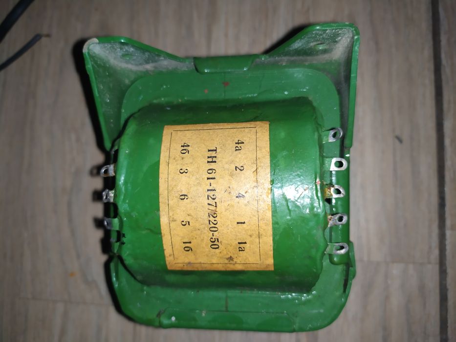 Трансформатор советский тн61-127/220-50,в отл.состоянии