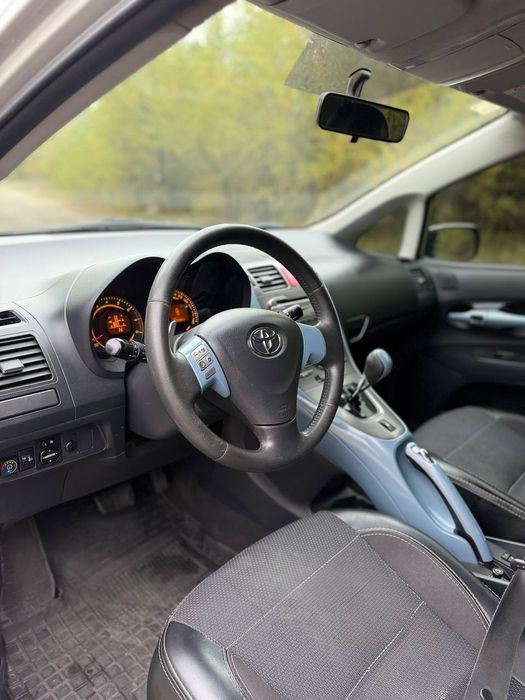 продам Toyota Auris