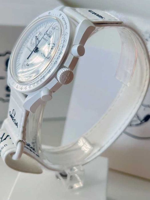 Swatch x Omega Bioceramic Moonswatch Mission To Moonphase Snoopy