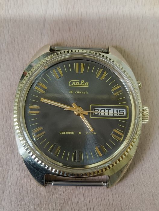 Наручниий годинник слава. Наручные часы слава в позолоте, ссср