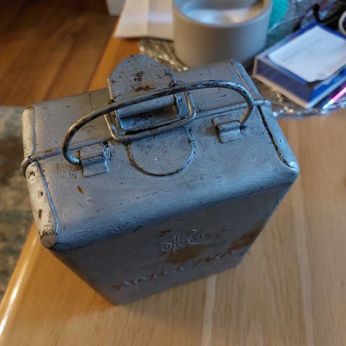 Stara apteczka samochodowa PRL