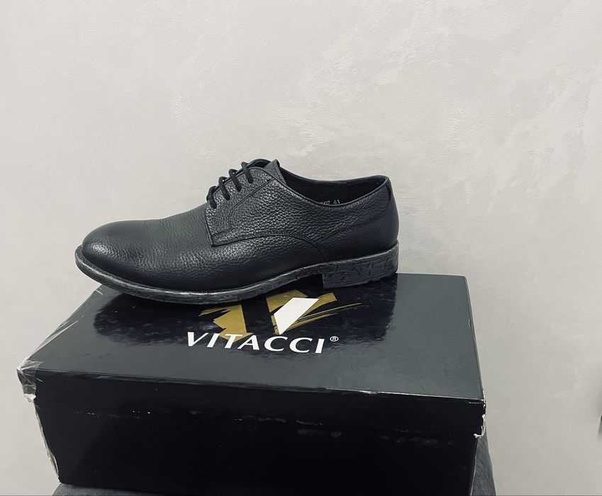 Туфлі  VITACCI Кросівки Nike шкіряні 41/42р