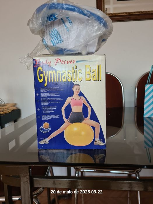 Bola de pilates com bomba e caixa