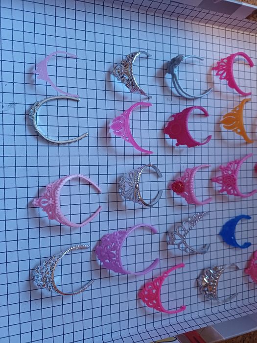 Coroas para bonecas barbie e princesas Disney. Cada 1,50€