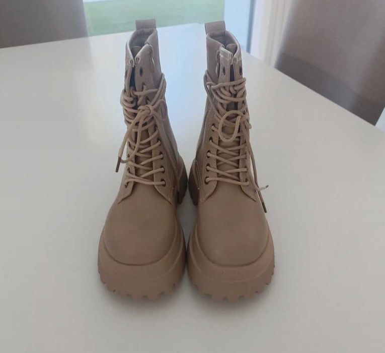 Bota Bege Tamanho 37