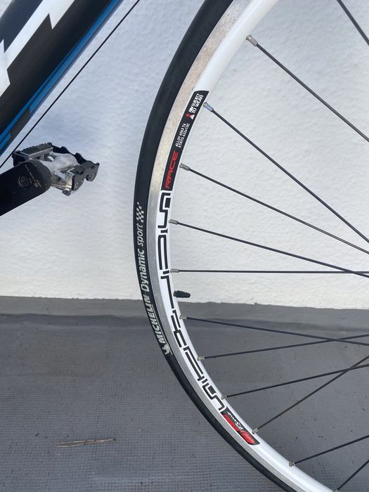 Bicicleta de estrada BH Prisma em carbono tamanho MD