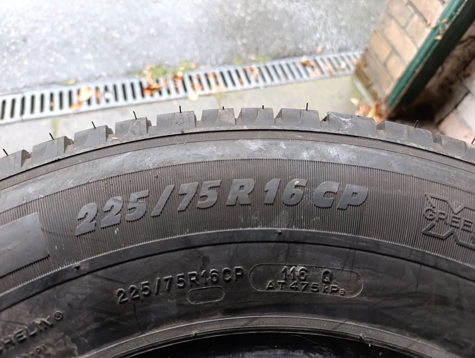 ## 225 75 R16CP ## Michelin letnie