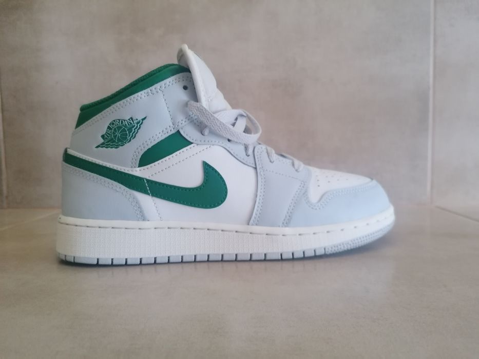 Ténis Air Jordan com a caixa