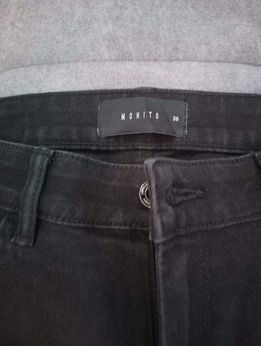 Jeansy czarne Mohito