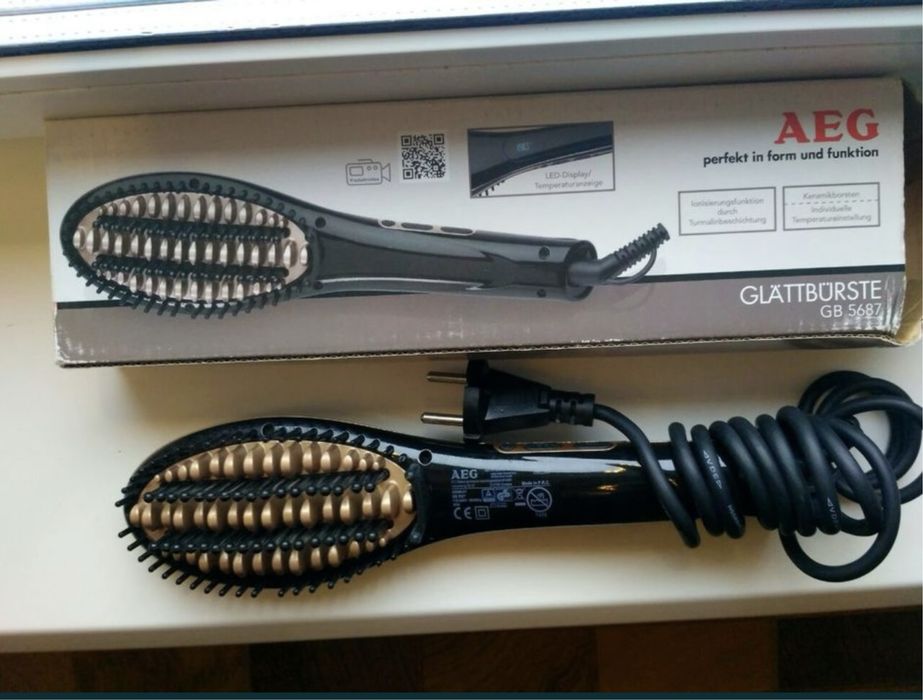 Щітка - випрямляч для волосся AEG GB 5687 з іонізацією та турмоліновим