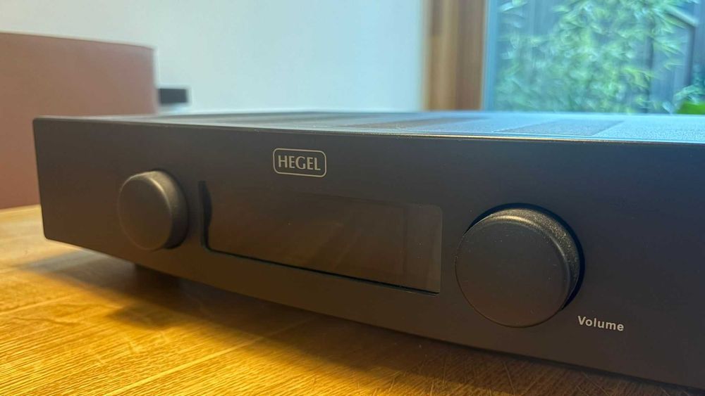 Wzmacniacz Hegel H90 amplituner