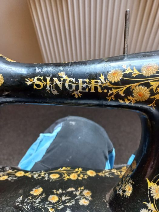 Машинка швейна,ручна