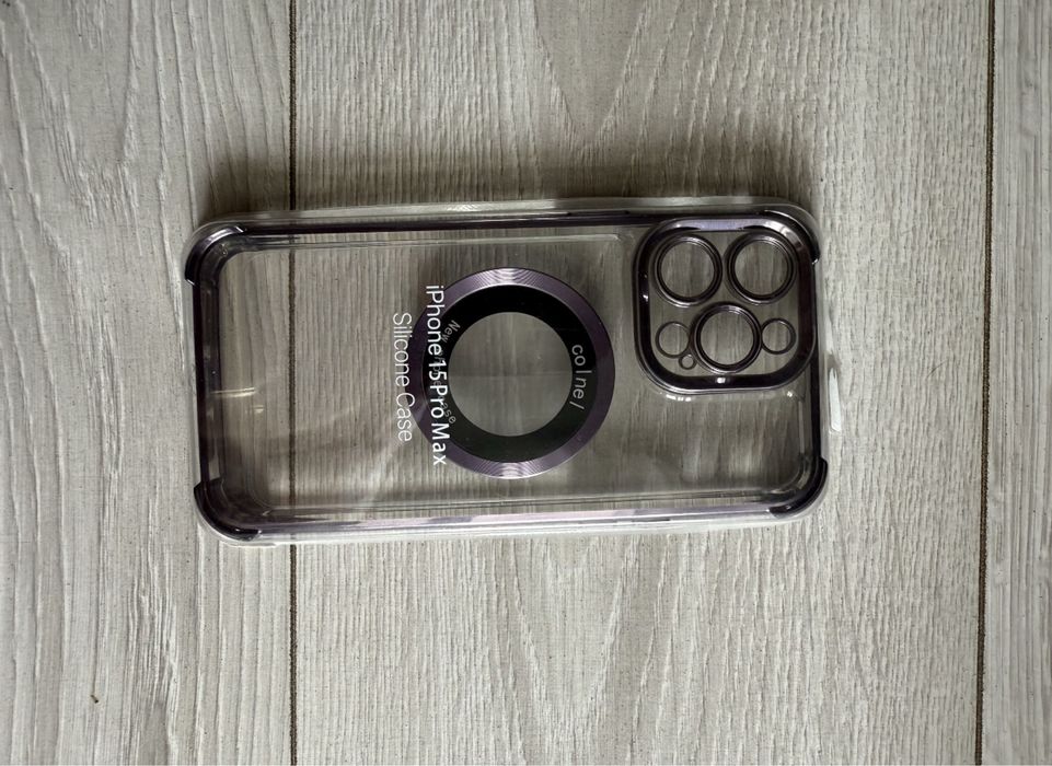 Продам оригінальний чехол на телефон та загартоване скло.