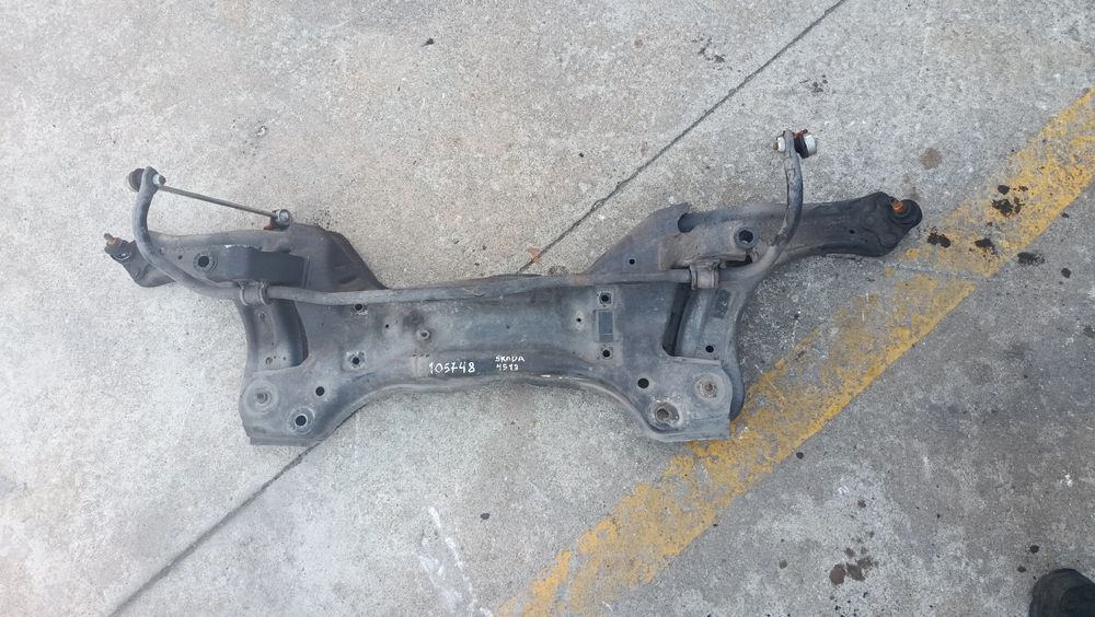 Charriot frente SKODA Fabia II Break (545, 5J)
