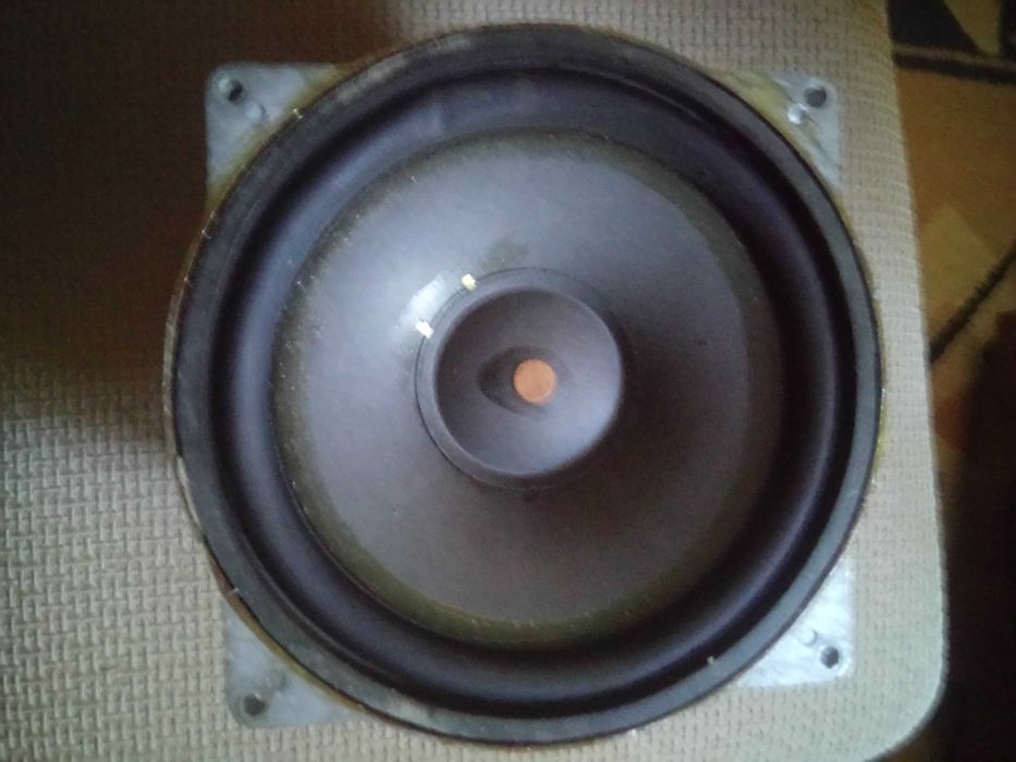 Продам динамики в отличном рабочем состоянии. Читайте объявление!