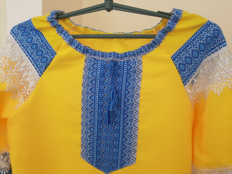 Жіноча сукня вишиванка