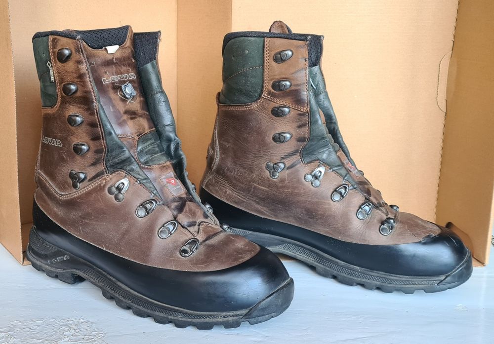 LOWA Hunter GTX Extreme. розмір 40.5