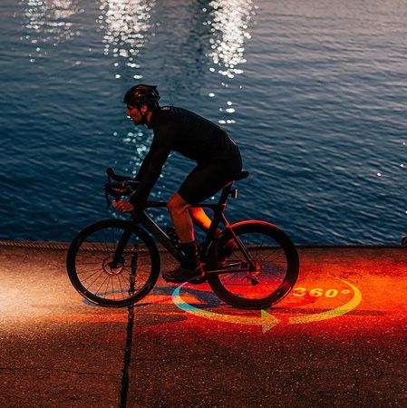 Lampka rowerowa Mocna MagicShine Seemee 300 smart tail light