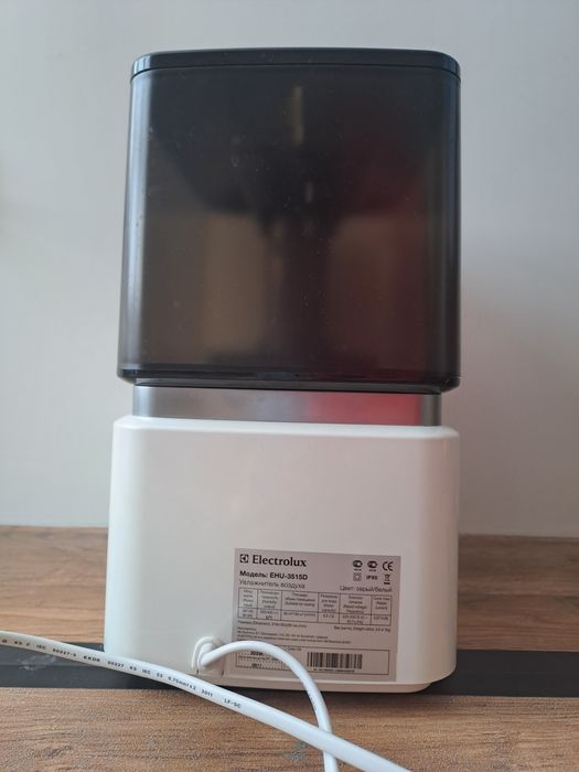 Зволожувач повітря Electrolux EHU-3515D