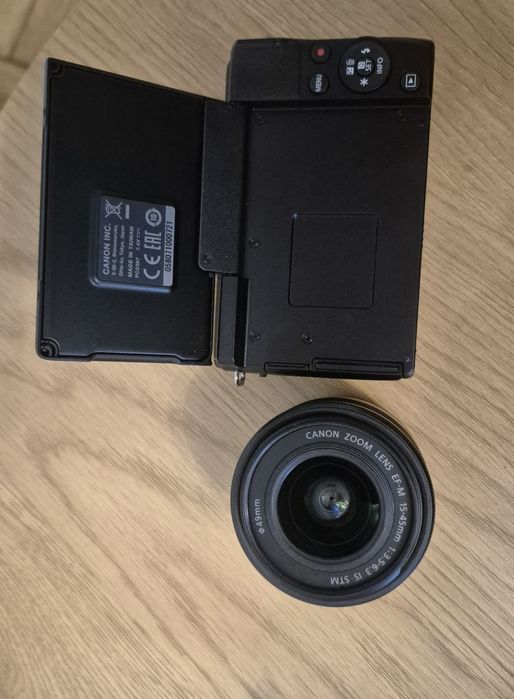 Фотоапарат Canon eos m200