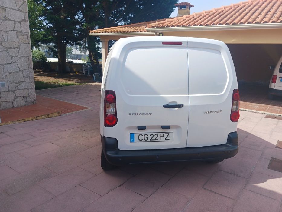Peugeot Partner 08- 2018 1.6 BlueHDi 90 cv com GPS carplay em excelente estado