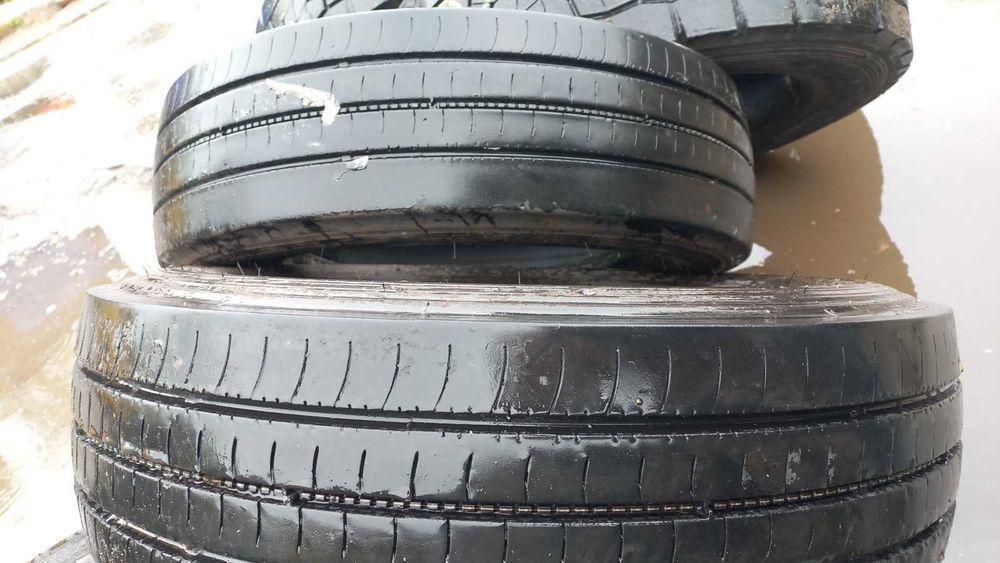 Шина 215/75R17.5 з Европи (остаток від 10 мм) 20 роки