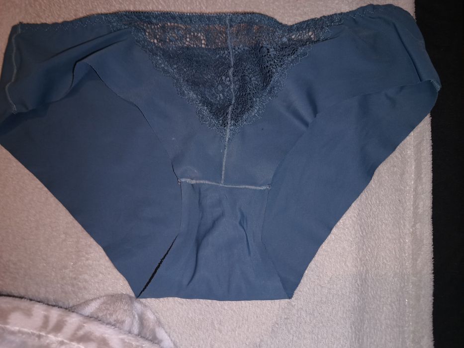 Cztery pary majtek damskich