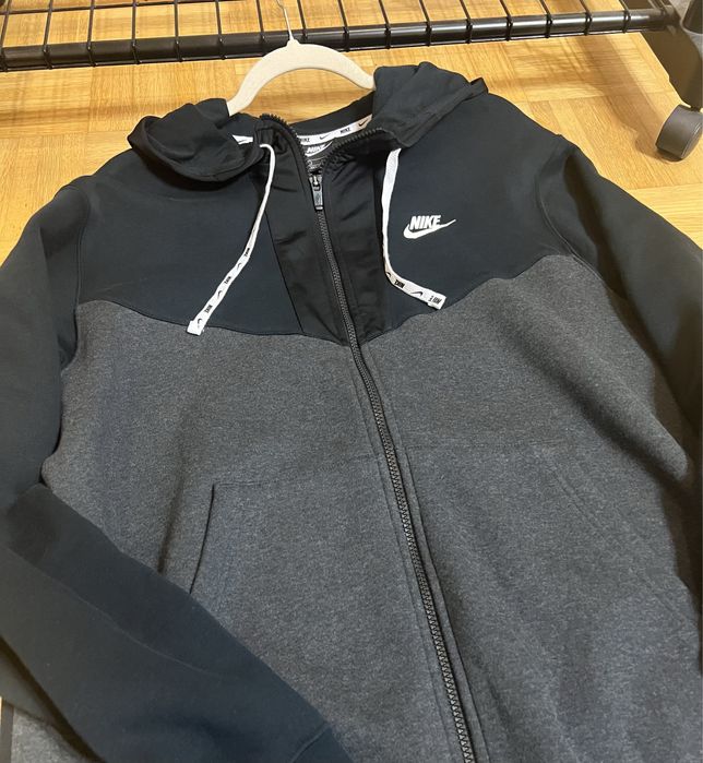 Чоловіча зіпка Nike