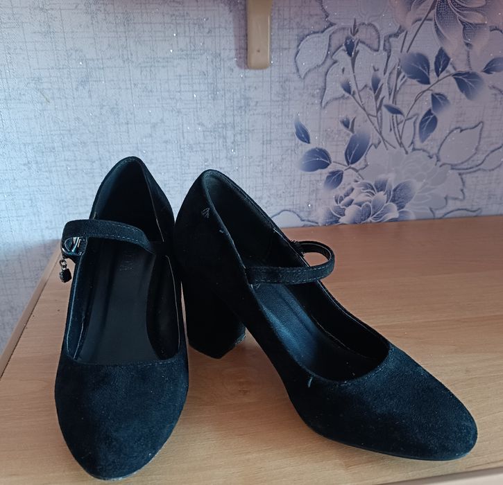 Туфлі  Розпродаж