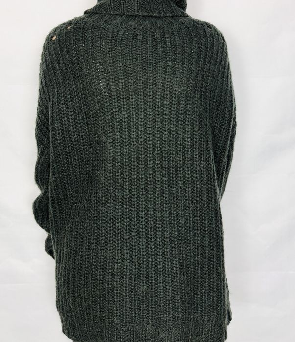 Ciemnoszary sweter z ażurowymi rękawami L 40