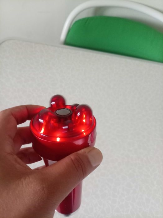 Massageador Corporal Anticellulite / Redutor com LED e Calor