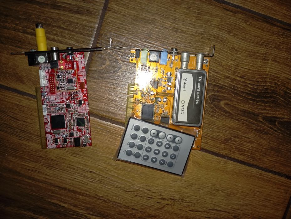 Гібридний TV- и FM-тюнер AVerTV t210-c