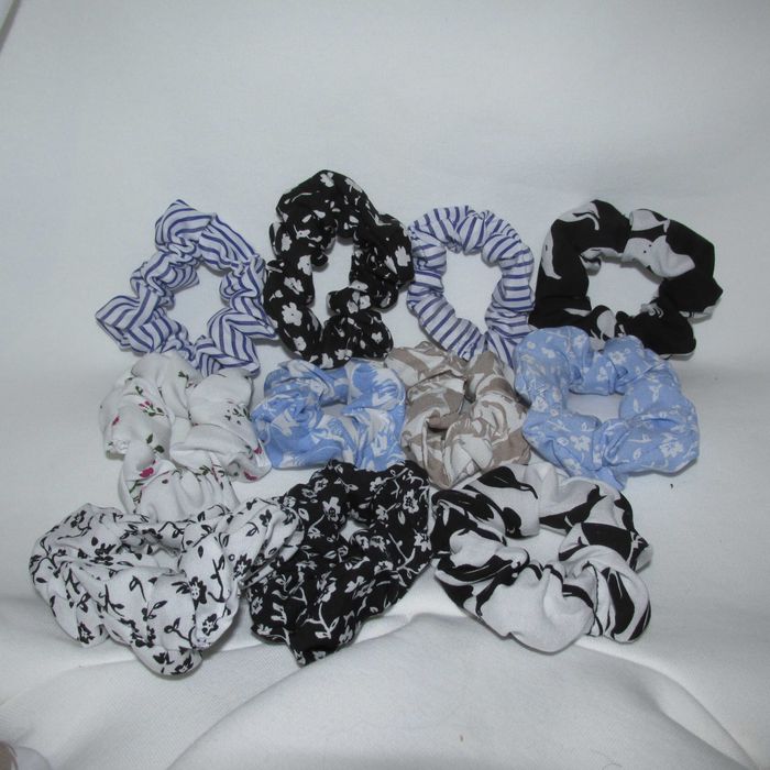 Резинки для волосся ручної роботи. Різні кольори, матеріали.