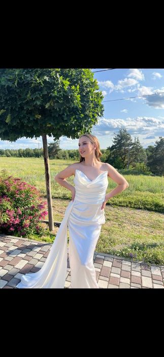 Сукня випускна або весільна 
Розміри 
Об.грудей 88-90
Талія 74-75
Бедр