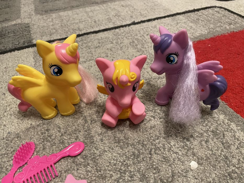 Zestaw 3 Koniki Pony z akcesoriami