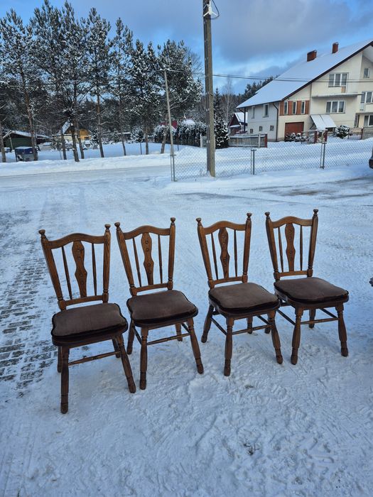 Komplet 4 drewnianych krzeseł