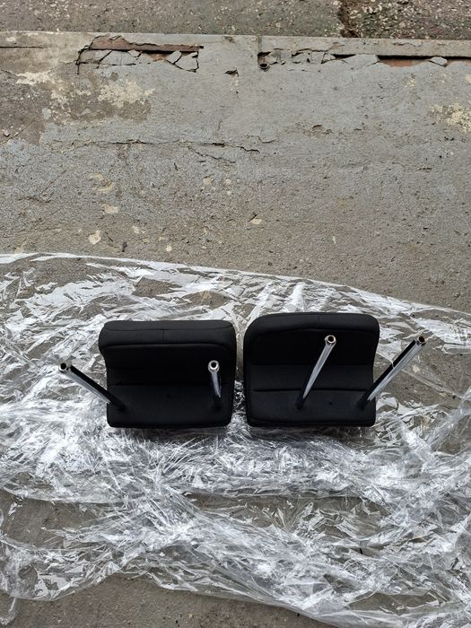 Zagłówki  Tylne Toyota Yaris III