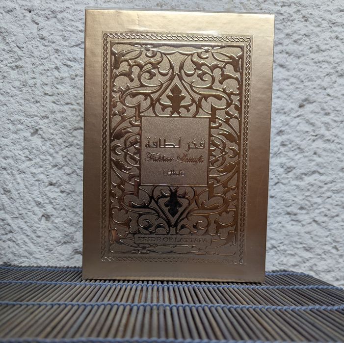 Perfumy damskie FAKHAR LATTAFA 100 ml Nowe
Pojemność 100 ml.