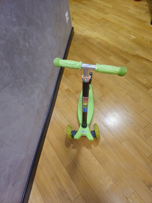 продам самокат трёхколёсный x scooter в очень хорошем состоянии