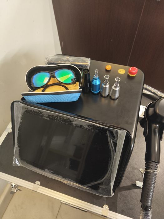 Laser Q-Switched ND:YAG Remoção de Tatuagens + Hollywood Peel