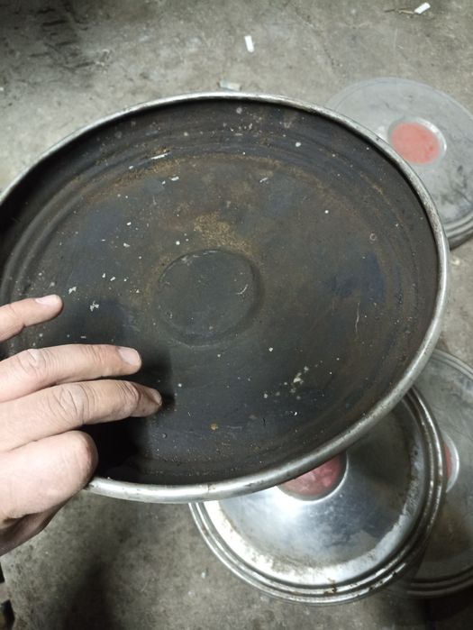 Колпаки та інші запчастини волга