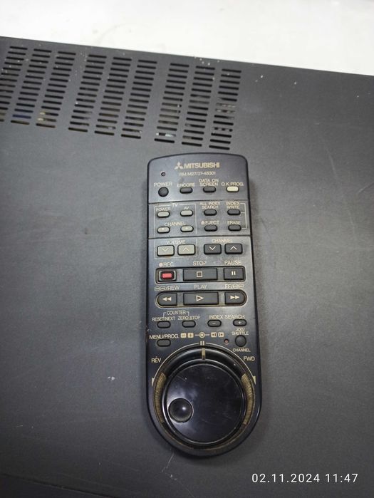 Відеомагнітофон Mitsubishi HS-M37(B)